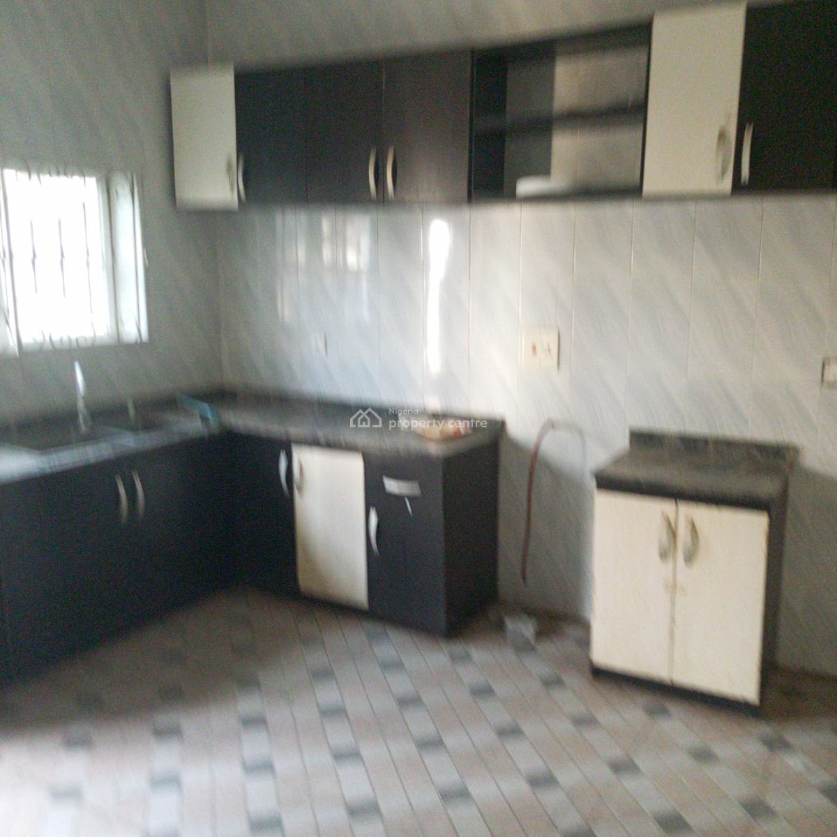Sharp and Spacious 3bedroom Apartment (downstairs), Fountain Estate Badore Ajah-lekki, Badore, Ajah, Lagos, Flat / Apartment for Rent