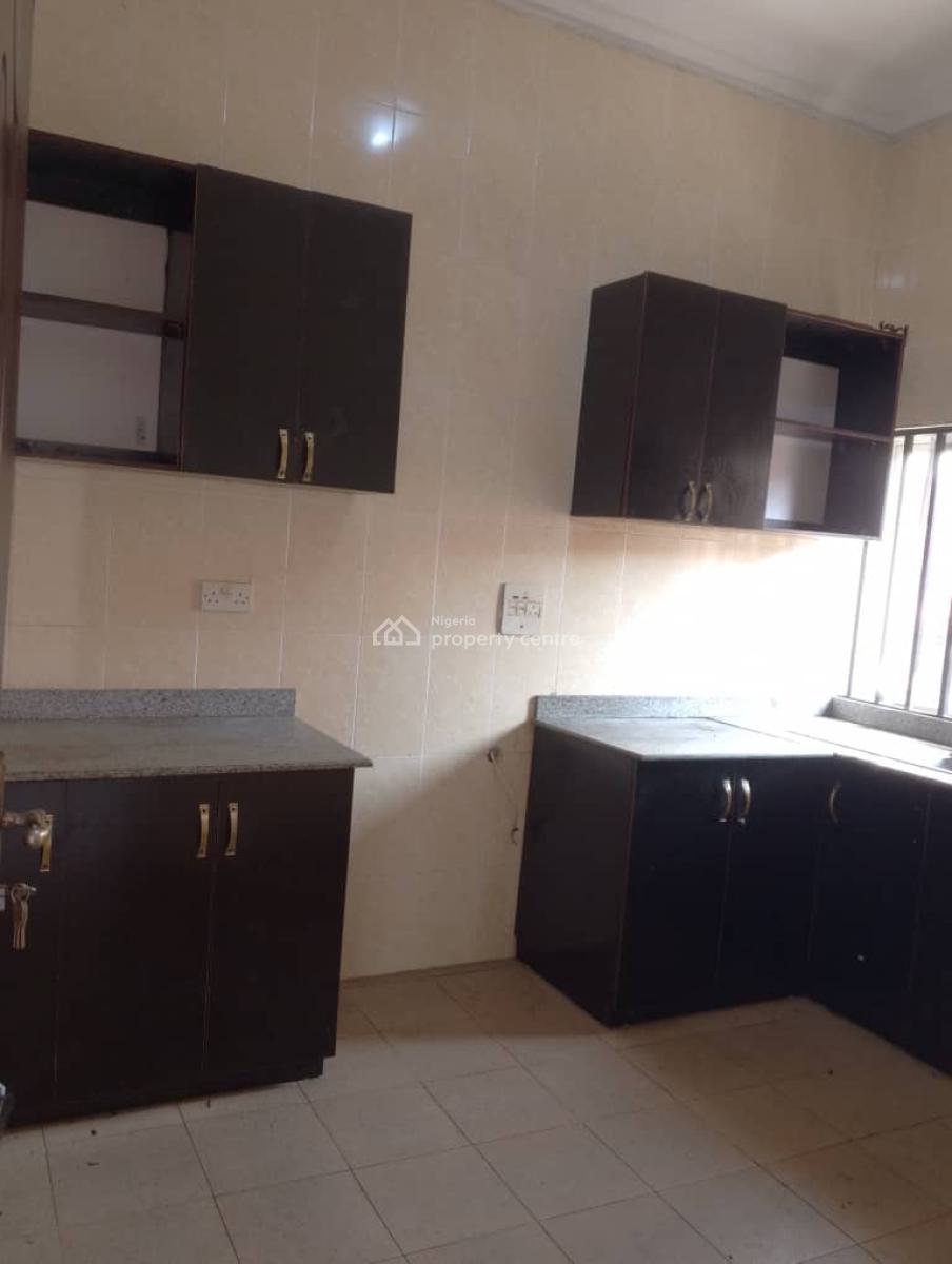 2bedroom Flat at Lafiaji Orchid Hotel Road, Lafiaji Orchid Hotel Road Lekki Phase 2, Lekki, Lagos, Terraced Duplex for Rent