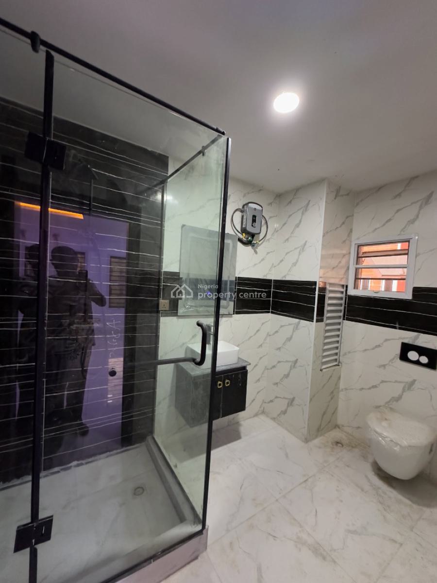 Fully Serviced 2 Bedroom Apartment with Bq, Lekki Phase 1, Lekki, Lagos, Flat / Apartment for Rent