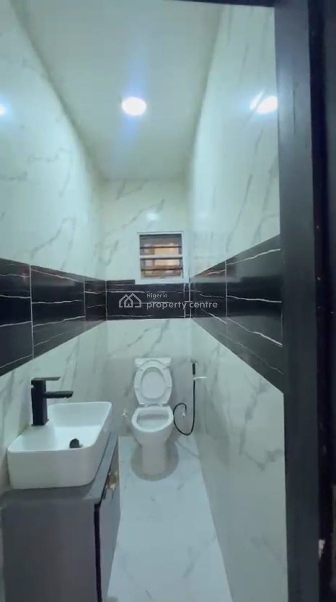 Fully Serviced 2bedroom Flat Ensuit with Bq, Pool,gym, Off Freedom Way, Lekki Phase 1, Lekki, Lagos, Flat / Apartment for Rent