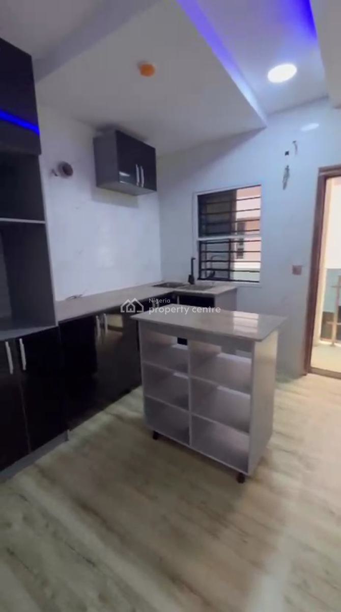 Fully Serviced 2bedroom Flat Ensuit with Bq, Pool,gym, Off Freedom Way, Lekki Phase 1, Lekki, Lagos, Flat / Apartment for Rent