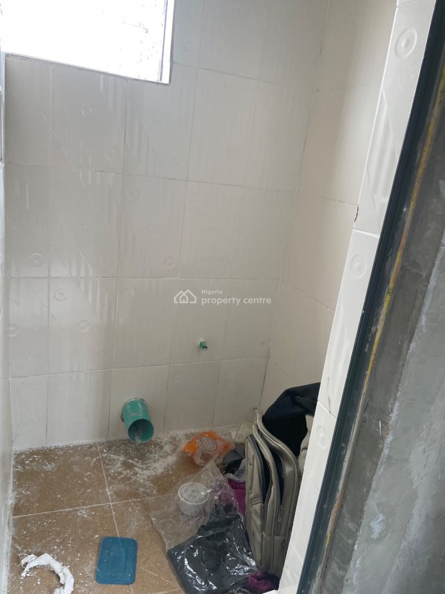 Room Self Con, Pedro Road, Ladilak, Shomolu, Lagos, Self Contain (single Rooms) for Rent