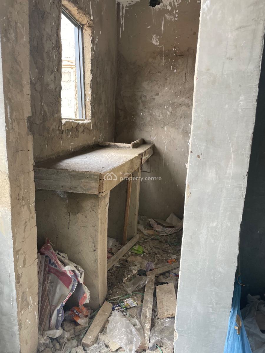 Room Self Con, Pedro Road, Ladilak, Shomolu, Lagos, Self Contain (single Rooms) for Rent