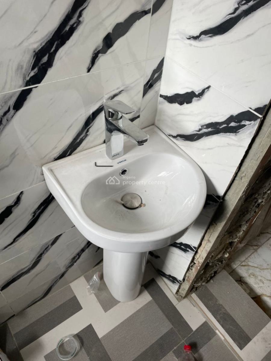 Miniflat, Pedro Road, Shomolu, Lagos, Mini Flat (room and Parlour) for Rent