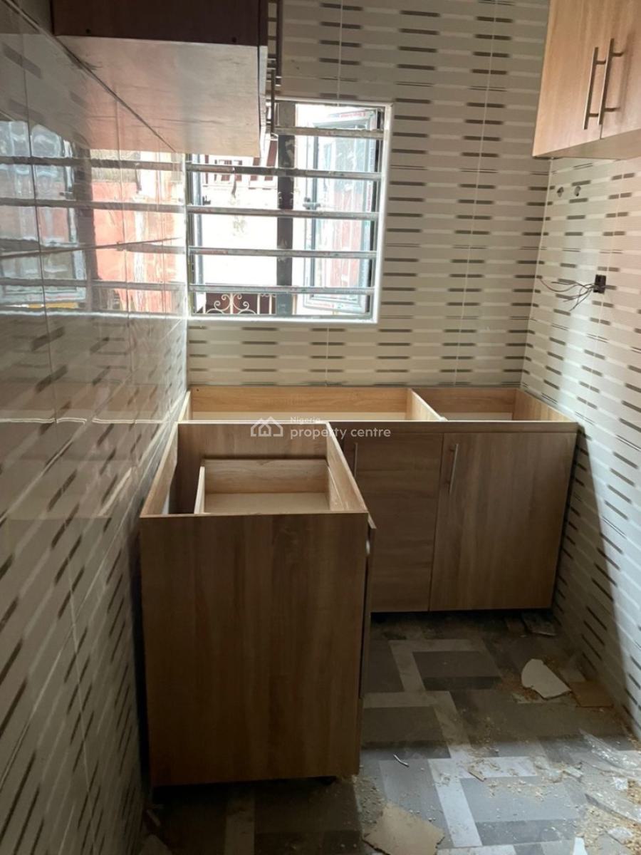 Miniflat, Pedro Road, Shomolu, Lagos, Mini Flat (room and Parlour) for Rent