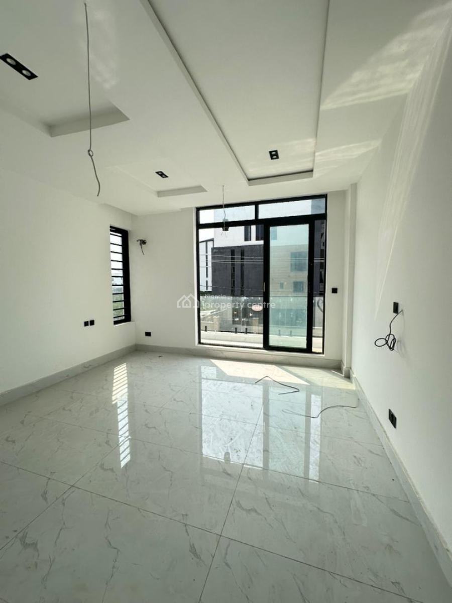 Luxury 2 Bedroom Apartment with Gym and Elevator in a Secure & Serene, Lekki Phase 1, Lekki, Lagos, Flat / Apartment for Sale