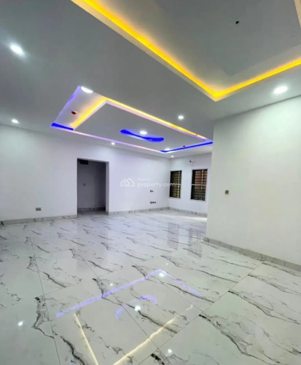 New 2 Bedroom En-suite Flat, 24/7 Power Supply, 1 Room Bq, Elevator, S, Lekki Phase 1, Lekki, Lagos, Flat / Apartment for Rent