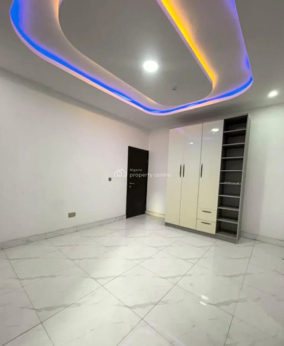 New 2 Bedroom En-suite Flat, 24/7 Power Supply, 1 Room Bq, Elevator, S, Lekki Phase 1, Lekki, Lagos, Flat / Apartment for Rent