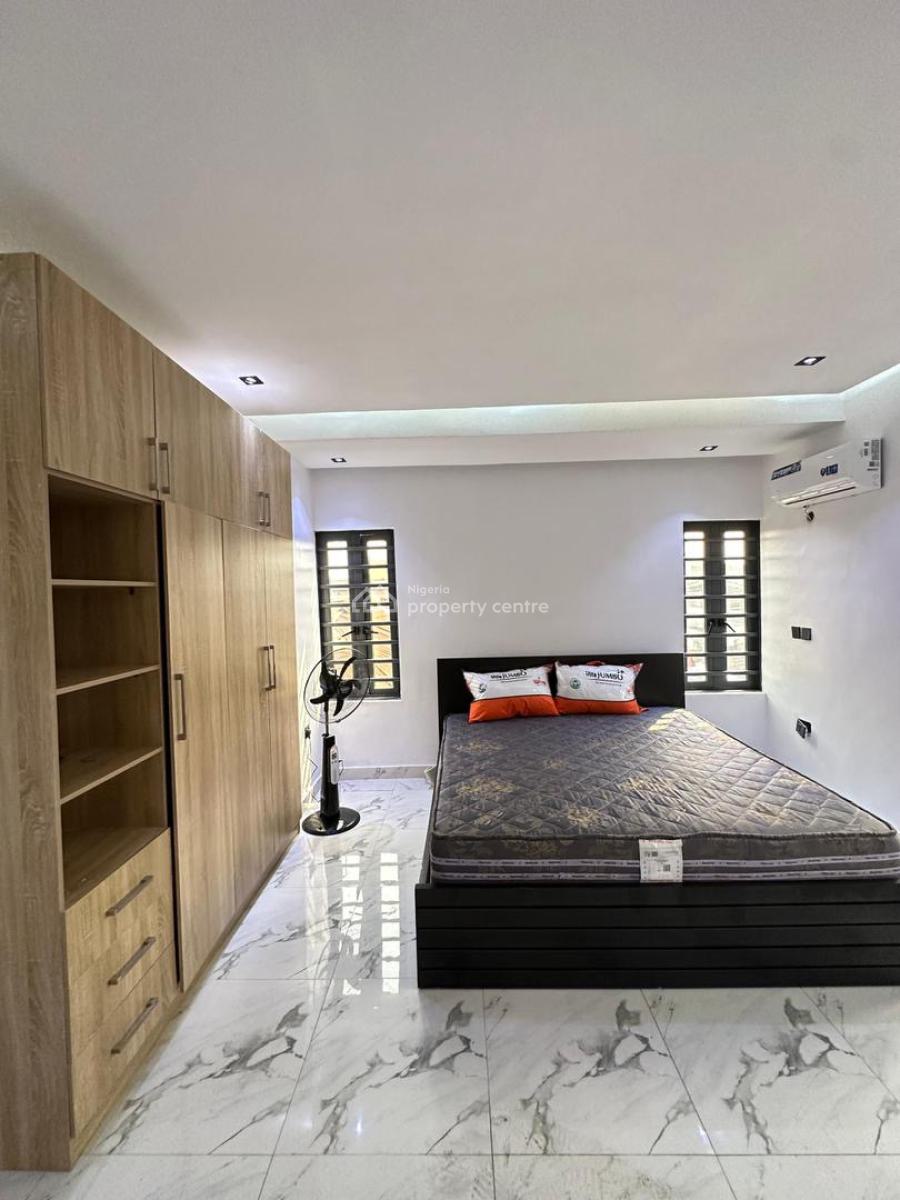 Furnished 3-bedroom Apartment with Bq, Yaba, Lagos, Flat / Apartment for Rent