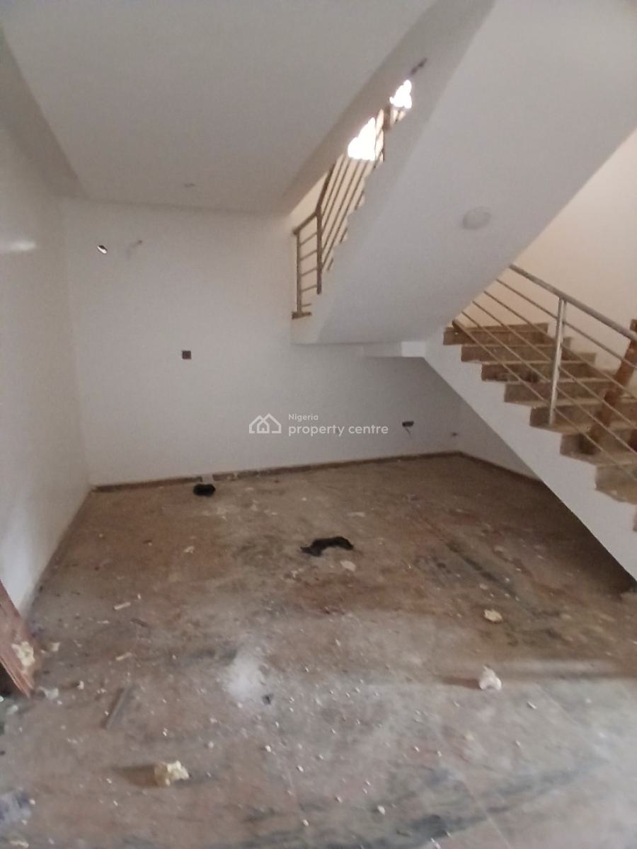 Nice 4 Bedrooms Semi-detached Duplex, 2 Sitt Rm and a Bq in an Estate, Galadimawa, Abuja, Semi-detached Duplex for Rent