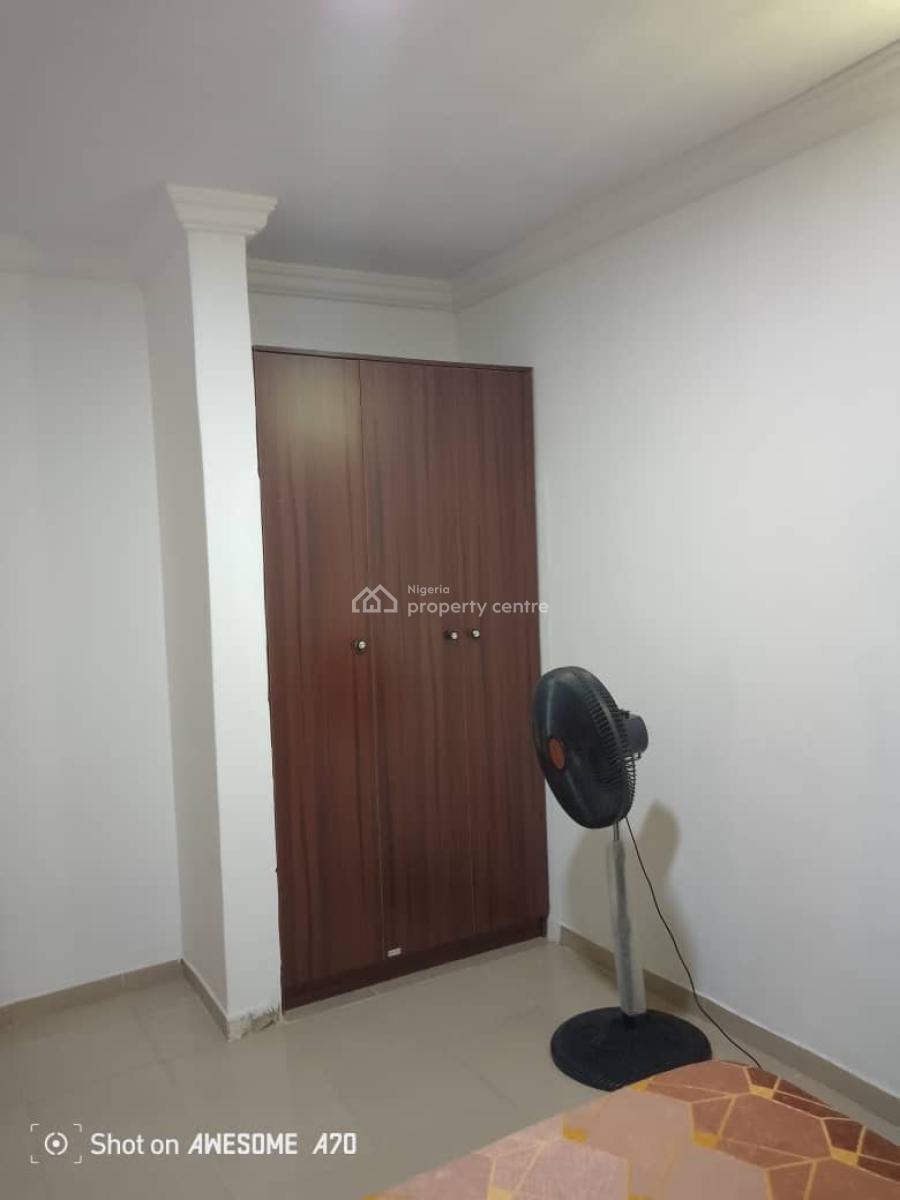 Massive 3bedroom Apartment, Omole Phase 1, Ikeja, Lagos, Flat / Apartment for Rent