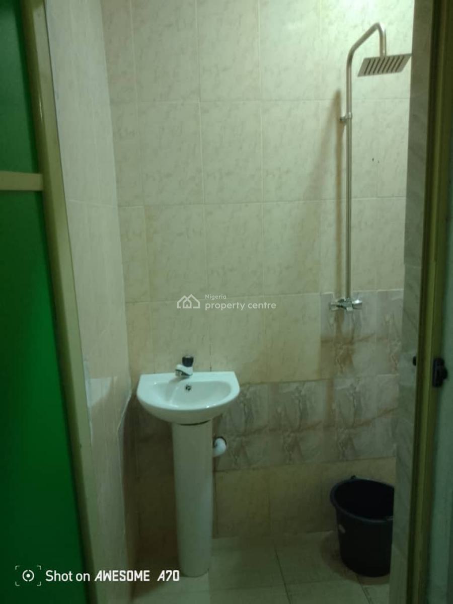 Massive 3bedroom Apartment, Omole Phase 1, Ikeja, Lagos, Flat / Apartment for Rent