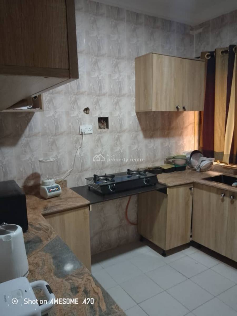 Massive 3bedroom Apartment, Omole Phase 1, Ikeja, Lagos, Flat / Apartment for Rent