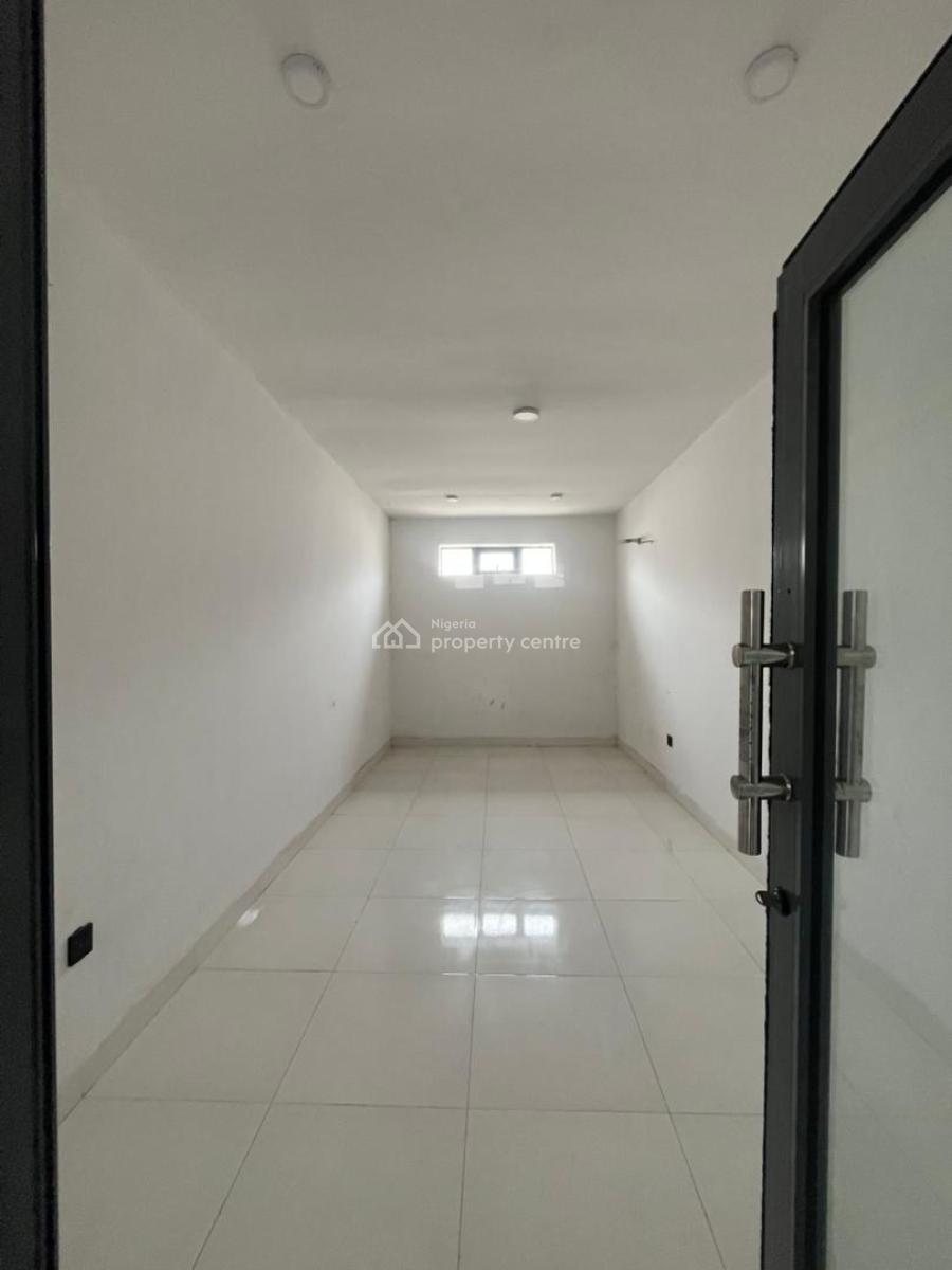 Shop Space Available at Ologolo Lekki Lagos, Ologolo Lekki Lagos, Ologolo, Lekki, Lagos, Plaza / Complex / Mall for Rent