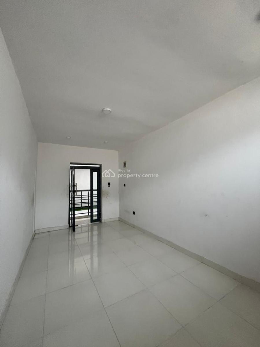 Shop Space Available at Ologolo Lekki Lagos, Ologolo Lekki Lagos, Ologolo, Lekki, Lagos, Plaza / Complex / Mall for Rent