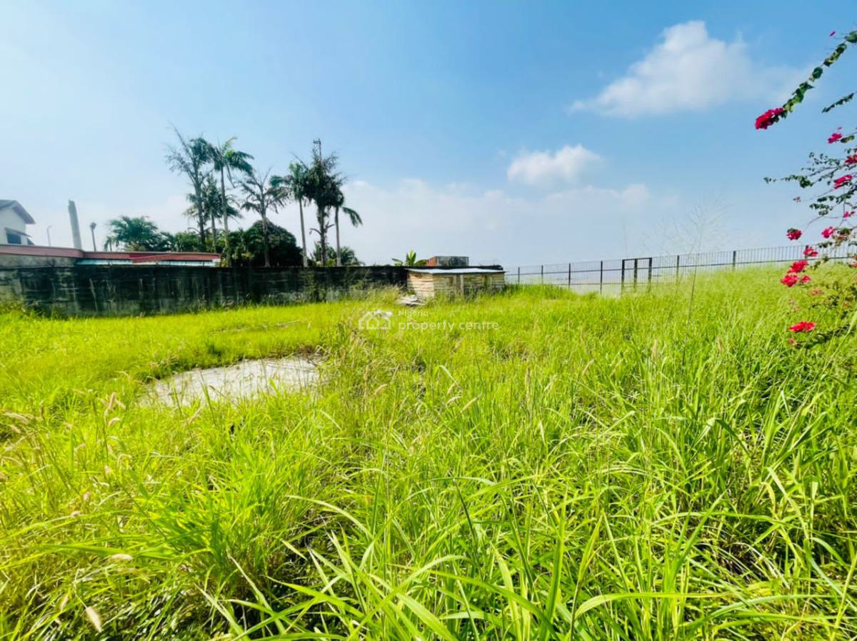 Land with a Demolishable Building, Lekki Phase 1, Lekki, Lagos, Residential Land for Sale