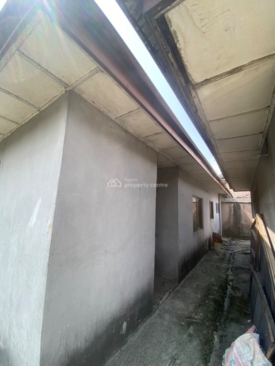 Durably Built and Well Maintained 3 Bedroom Bungalow with Bq, Woji / Ogbatia, Port Harcourt, Rivers, Semi-detached Bungalow for Sale