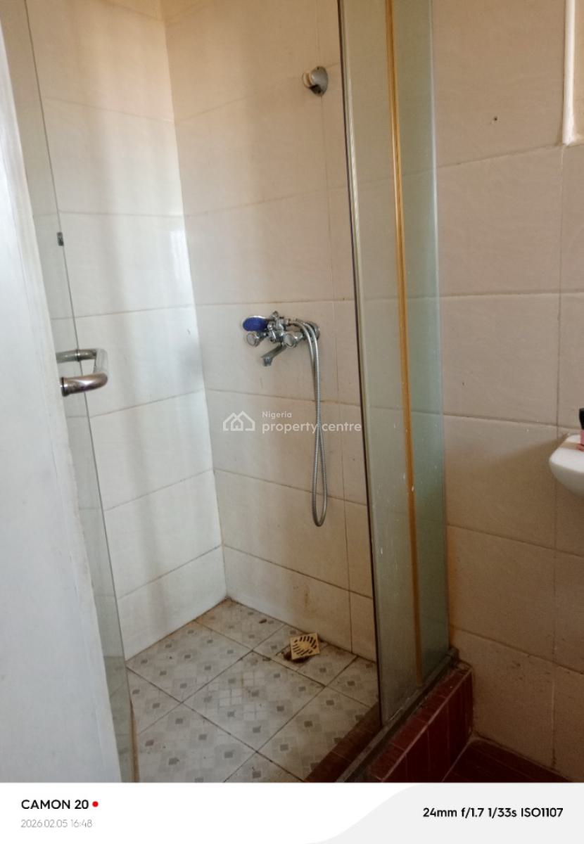 Spacious and Clean 2bed in a Good Estate, Rock Stone Estate, Badore Ajah., Badore, Ajah, Lagos, Flat / Apartment for Rent
