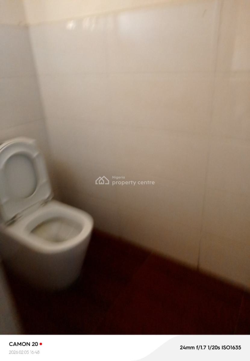 Spacious and Clean 2bed in a Good Estate, Rock Stone Estate, Badore Ajah., Badore, Ajah, Lagos, Flat / Apartment for Rent