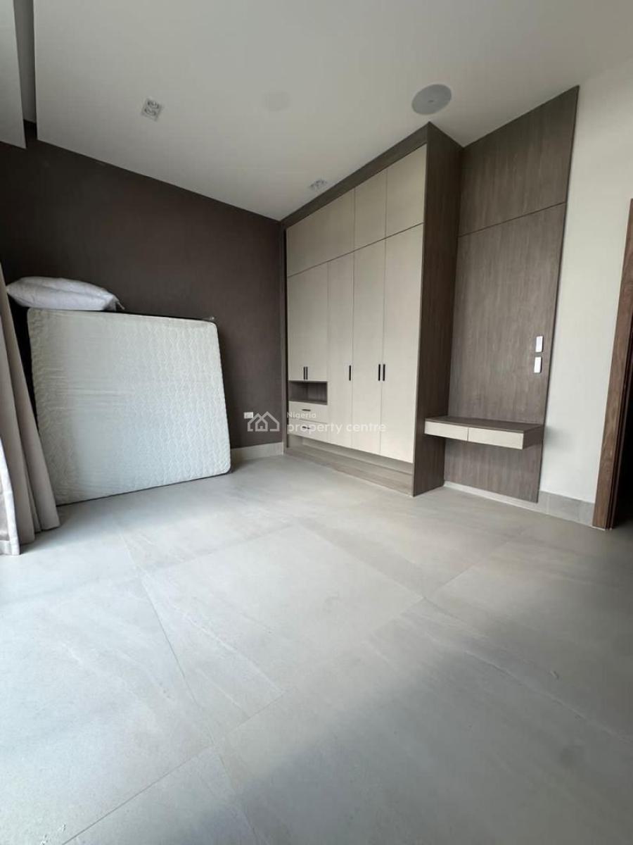 Massive 3 Bedroom Apartment with Excellent Finishing, Banana Island, Ikoyi, Lagos, Flat / Apartment for Sale