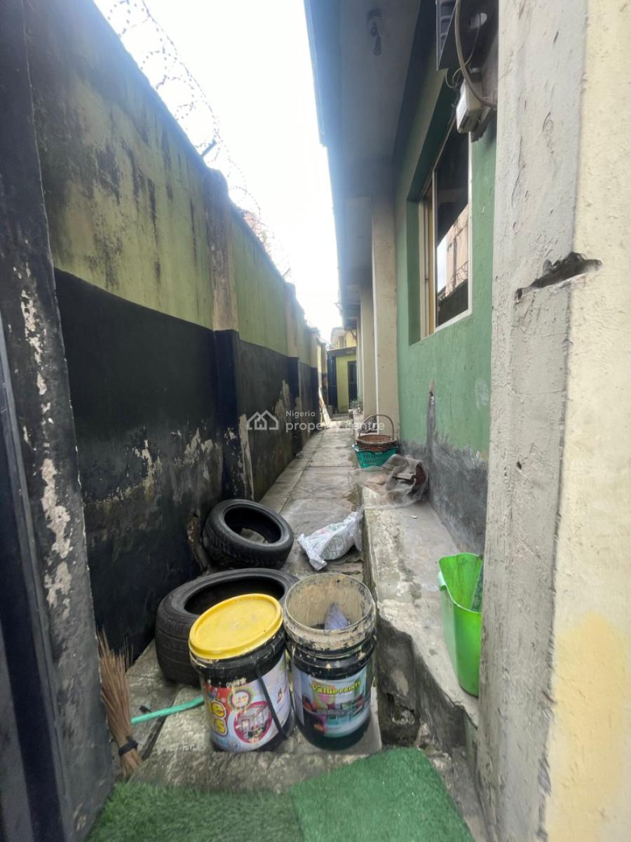 Distress Deal School Building  and Bungalow Land Size: 695 Sqm, C of O, Ojodu, Lagos, School for Sale