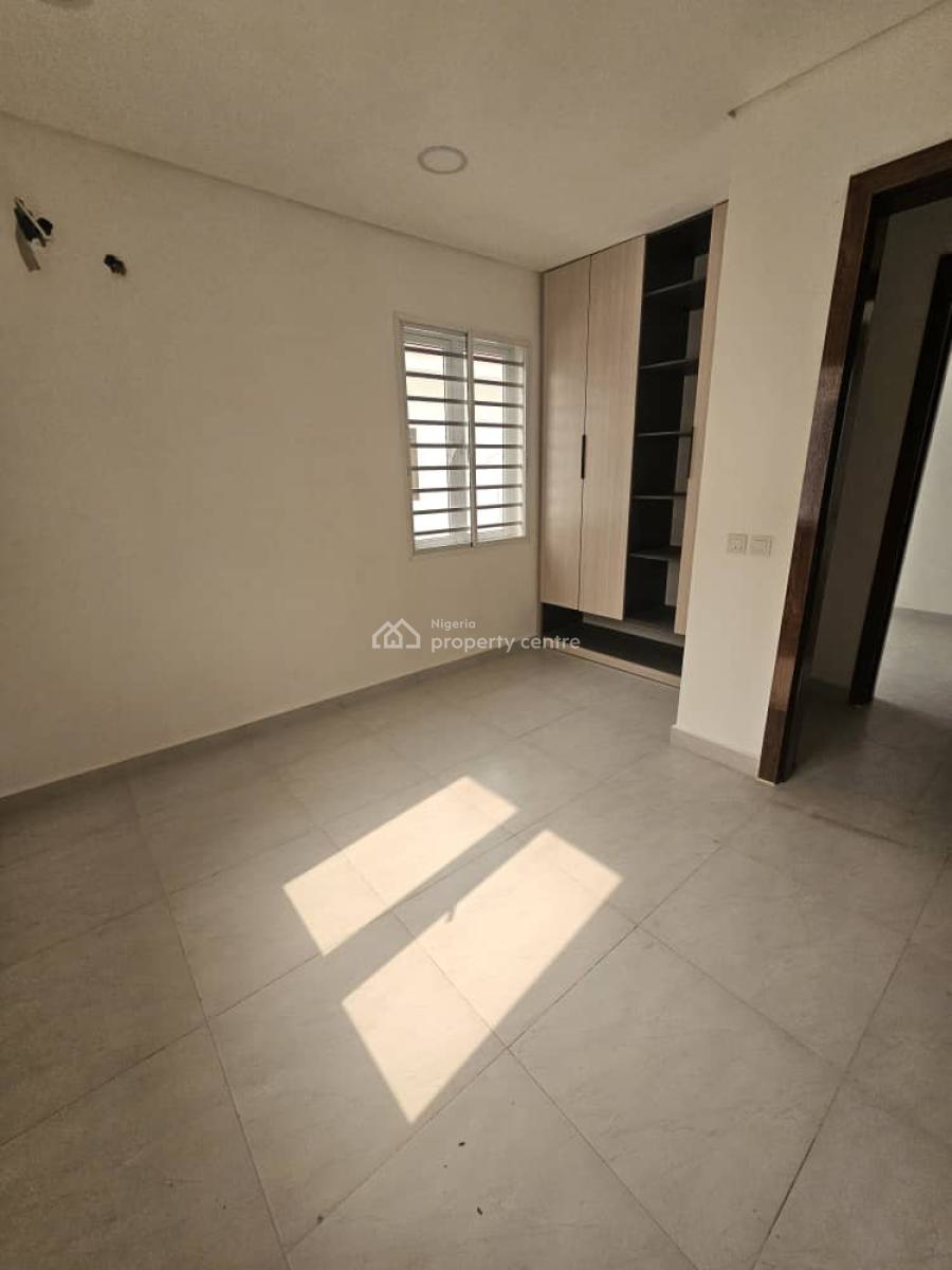 Finished Brand New 4 and 5 Bedroom Semi Detached Houses Situate at Twi, Twin Lake Estate Chevron... Features:, Lekki, Lagos, Semi-detached Duplex for Rent
