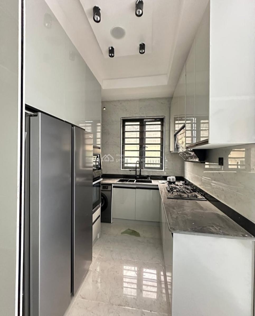 Tastefully Finished and Serviced 4 Bedroom En-suite Townhouse with Par, Lekki Phase 1, Lekki, Lagos, Terraced Duplex for Rent