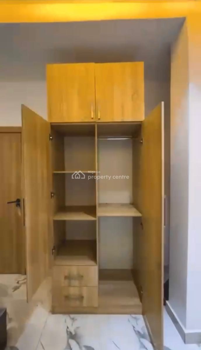 Nice and Furnished 3bedroom, Akoka, Yaba, Lagos, Flat / Apartment for Rent