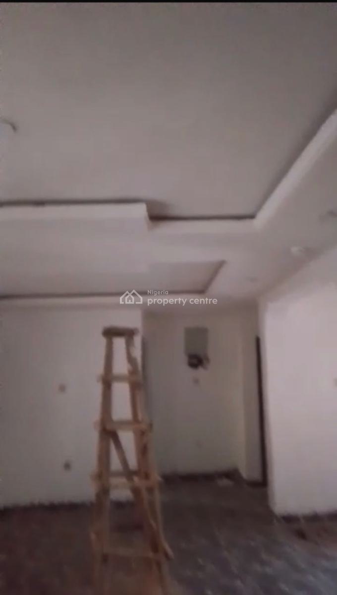 Decent Standard 2bedroom, Shomolu, Lagos, Flat / Apartment for Rent