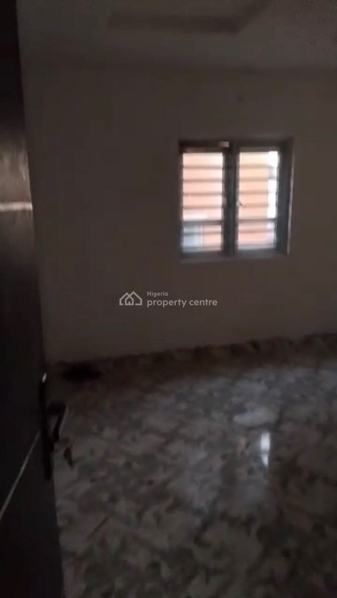 Decent Standard 2bedroom, Shomolu, Lagos, Flat / Apartment for Rent