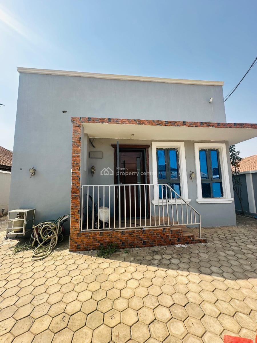 3  Bedrooms Bungalow with Bq, Tomiwa Awe Avenue, Akobo, Ibadan, Oyo, Detached Bungalow for Sale