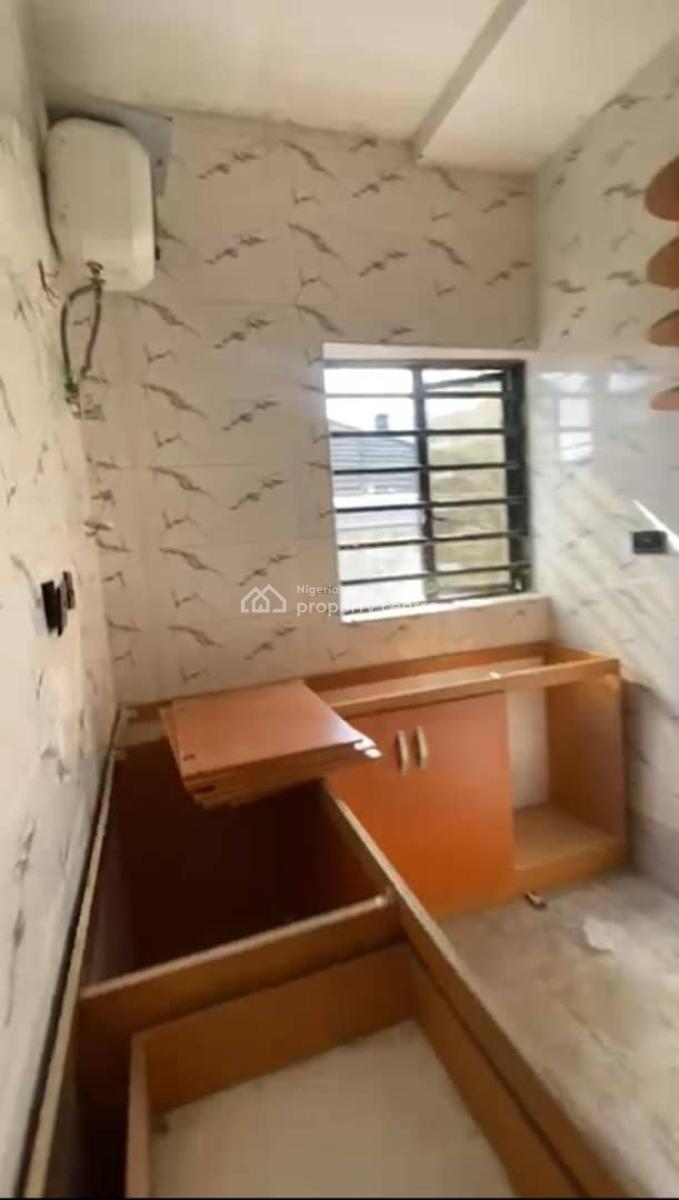 Lovely 2bedroom Flat, Off Yetunde Ifako, Gbagada, Lagos, Flat / Apartment for Rent