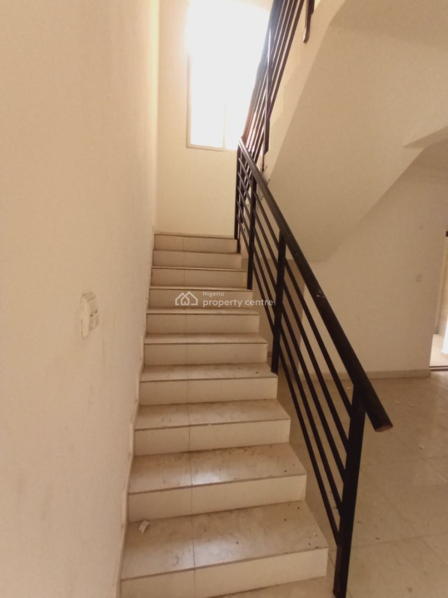 3 Bedroom Penthouse in Pristine Condition, Cadogan Estate, Osapa, Lekki, Lagos, Flat / Apartment for Rent