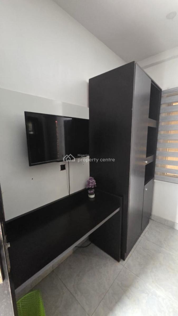 2 Bedrooms Apartment, Lekki Phase 1, Lekki, Lagos, Flat / Apartment for Rent