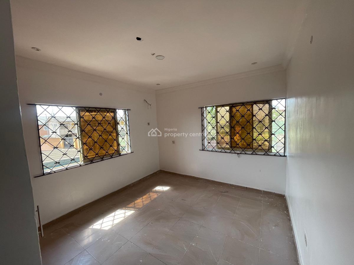 Three (3) Bedroom Flat, Olaniyi Street, New Oko-oba, Agege, Lagos, Flat / Apartment for Rent