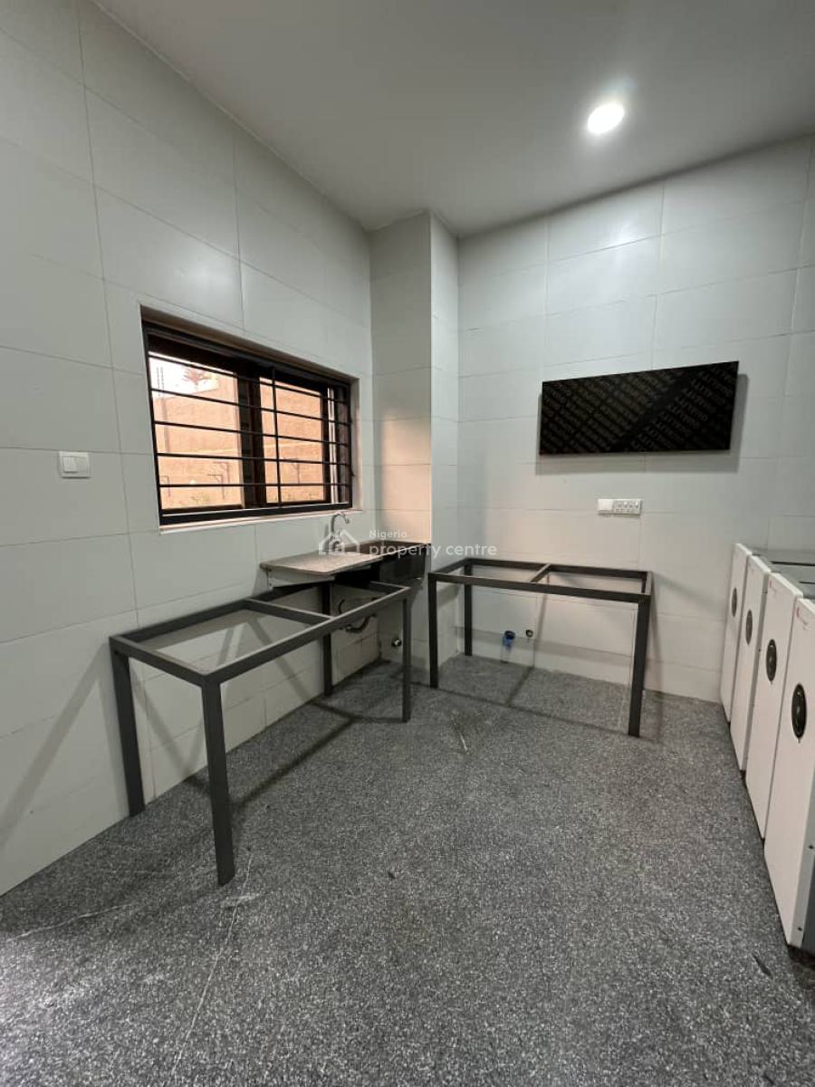 6-bedroom Terrace Apartment with Bq, Asokoro District, Abuja, House for Rent