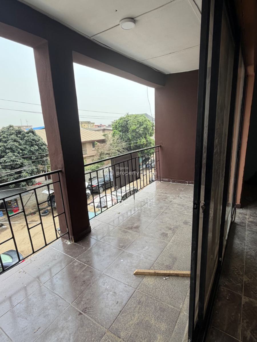 Two Bedroom Flat, Awanatu Street, Ladipo, Mushin, Lagos, Flat / Apartment for Rent