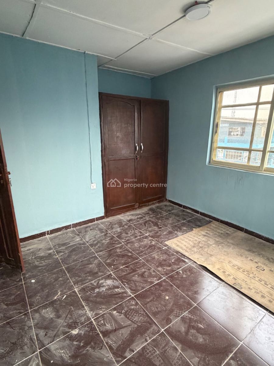 Two Bedroom Flat, Awanatu Street, Ladipo, Mushin, Lagos, Flat / Apartment for Rent