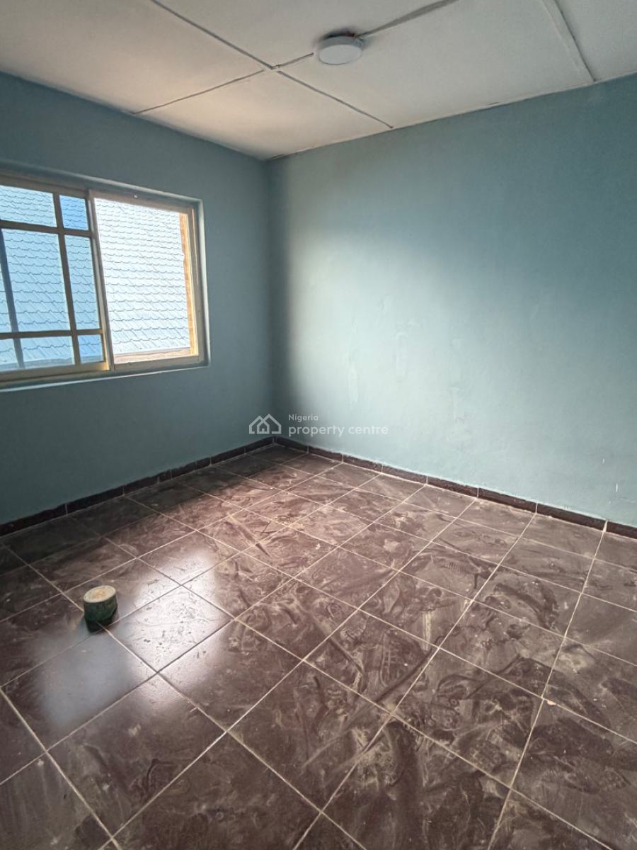 Two Bedroom Flat, Awanatu Street, Ladipo, Mushin, Lagos, Flat / Apartment for Rent