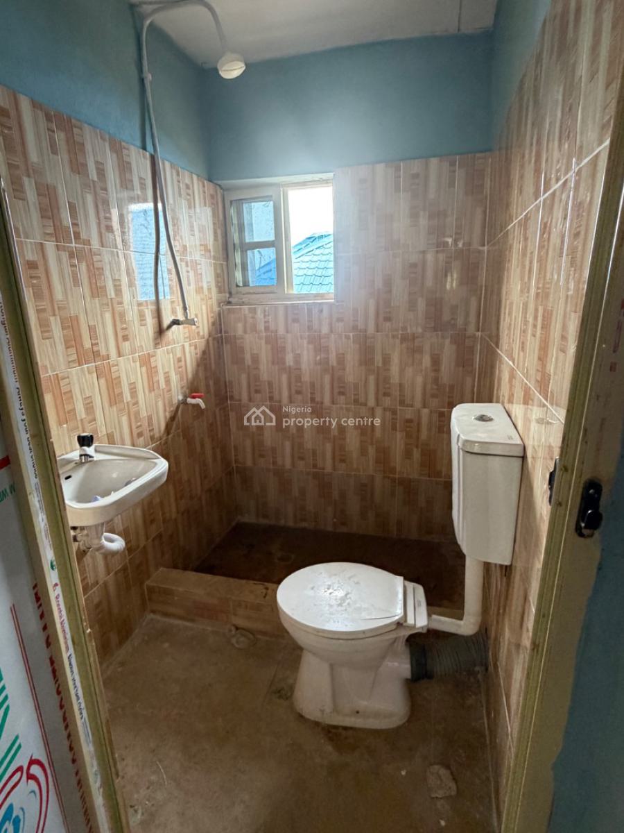 Two Bedroom Flat, Awanatu Street, Ladipo, Mushin, Lagos, Flat / Apartment for Rent