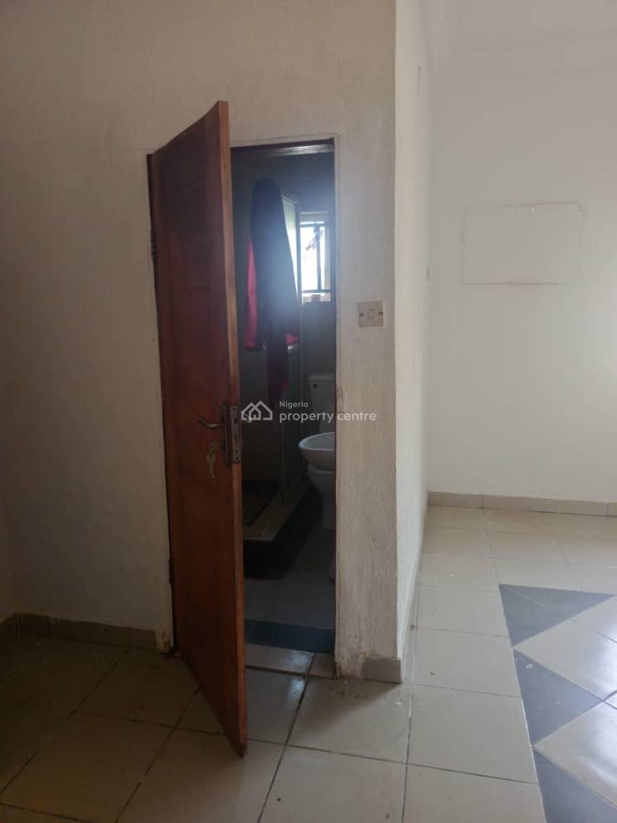 Room Self Con. Toilet and Bathroom Ensuit. Only to Share Kitchen 3 Bed, Off Mobil Road Ilaje Alagutun, Ilaje, Ajah, Lagos, Self Contain (single Rooms) for Rent