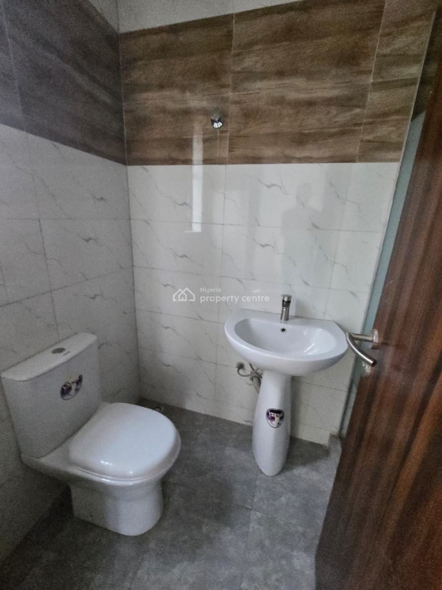 5 Bedroom House with a Bq, Magodo Gra Phase 2, Magodo, Lagos, Detached Duplex for Sale