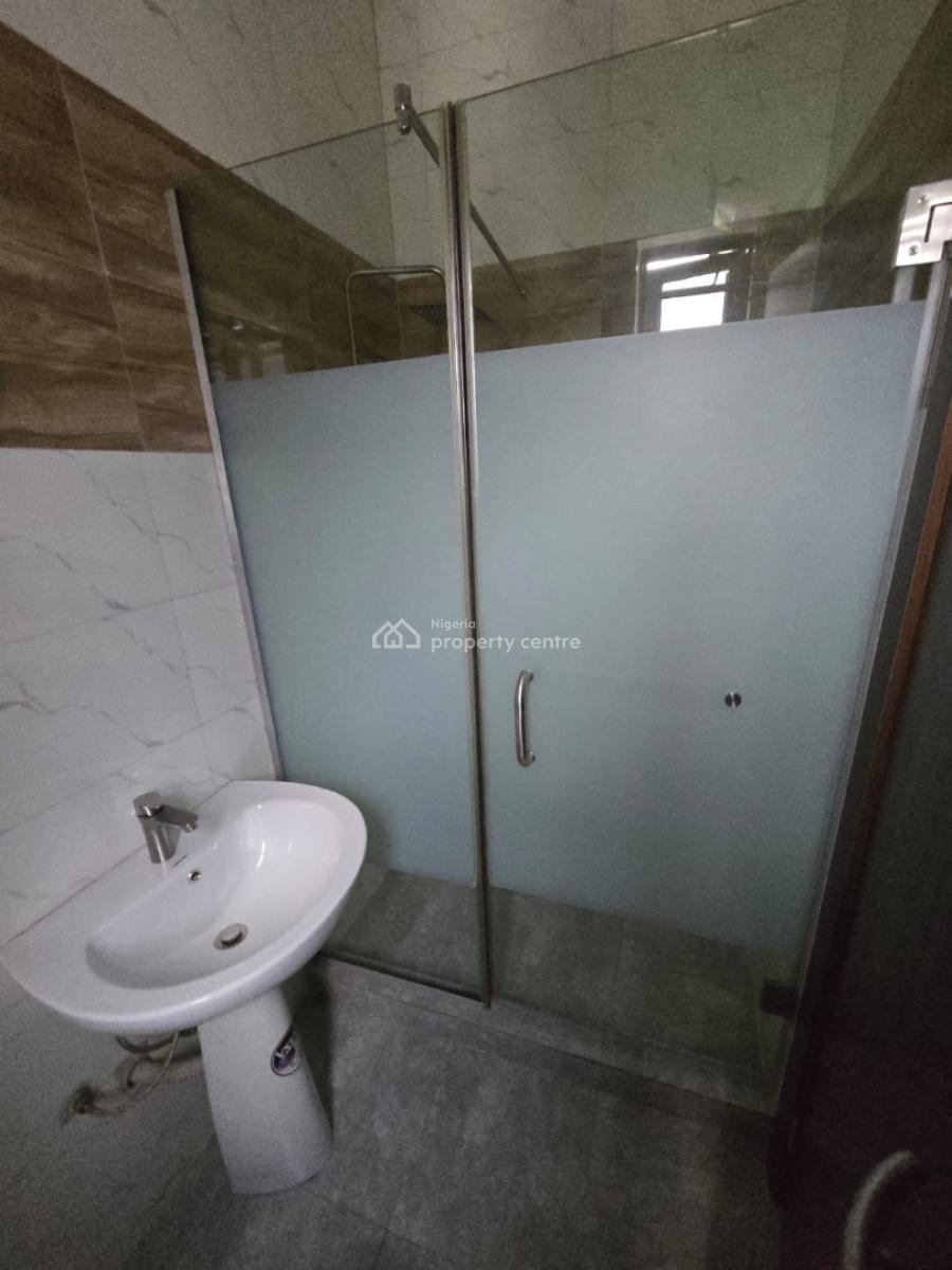 5 Bedroom House with a Bq, Magodo Gra Phase 2, Magodo, Lagos, Detached Duplex for Sale