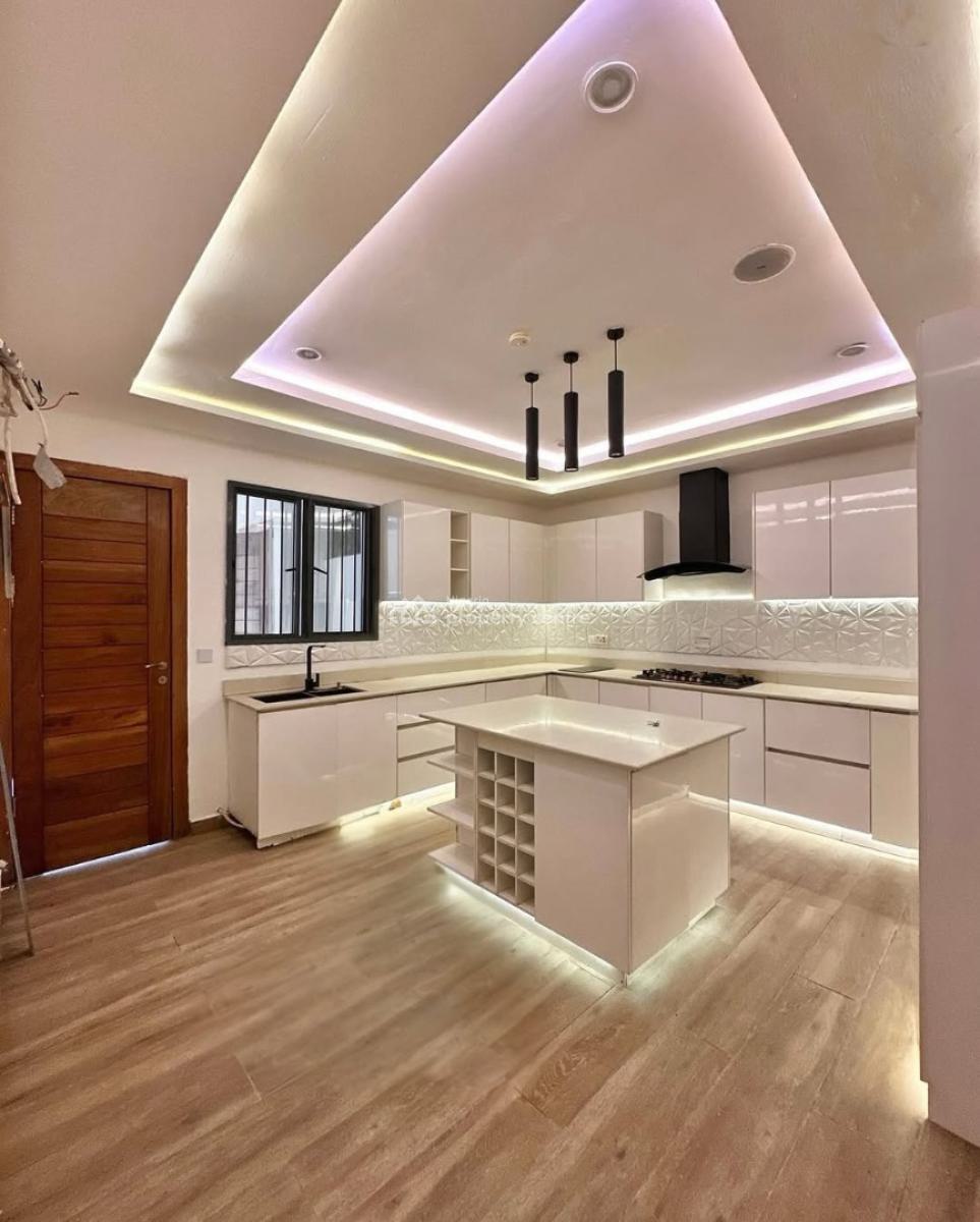 Luxury 4 Bedroom Maisonette, Oniru, Victoria Island (vi), Lagos, Block of Flats for Sale