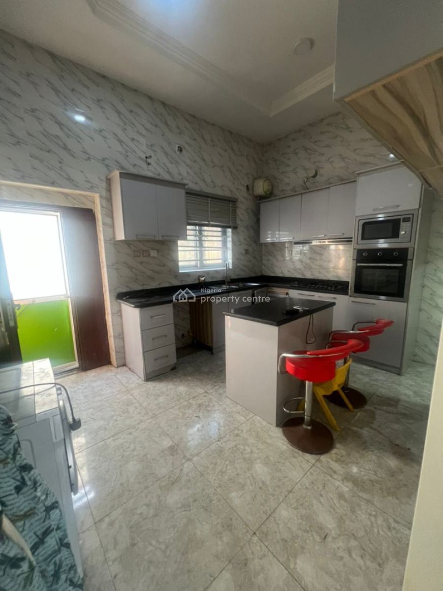 Massive 1-bedroom Flat Well Ventilated with Fully Fitted Kitchen, Van Daniels Estate, Orchid Road, Lekki, Lagos, Mini Flat (room and Parlour) for Rent
