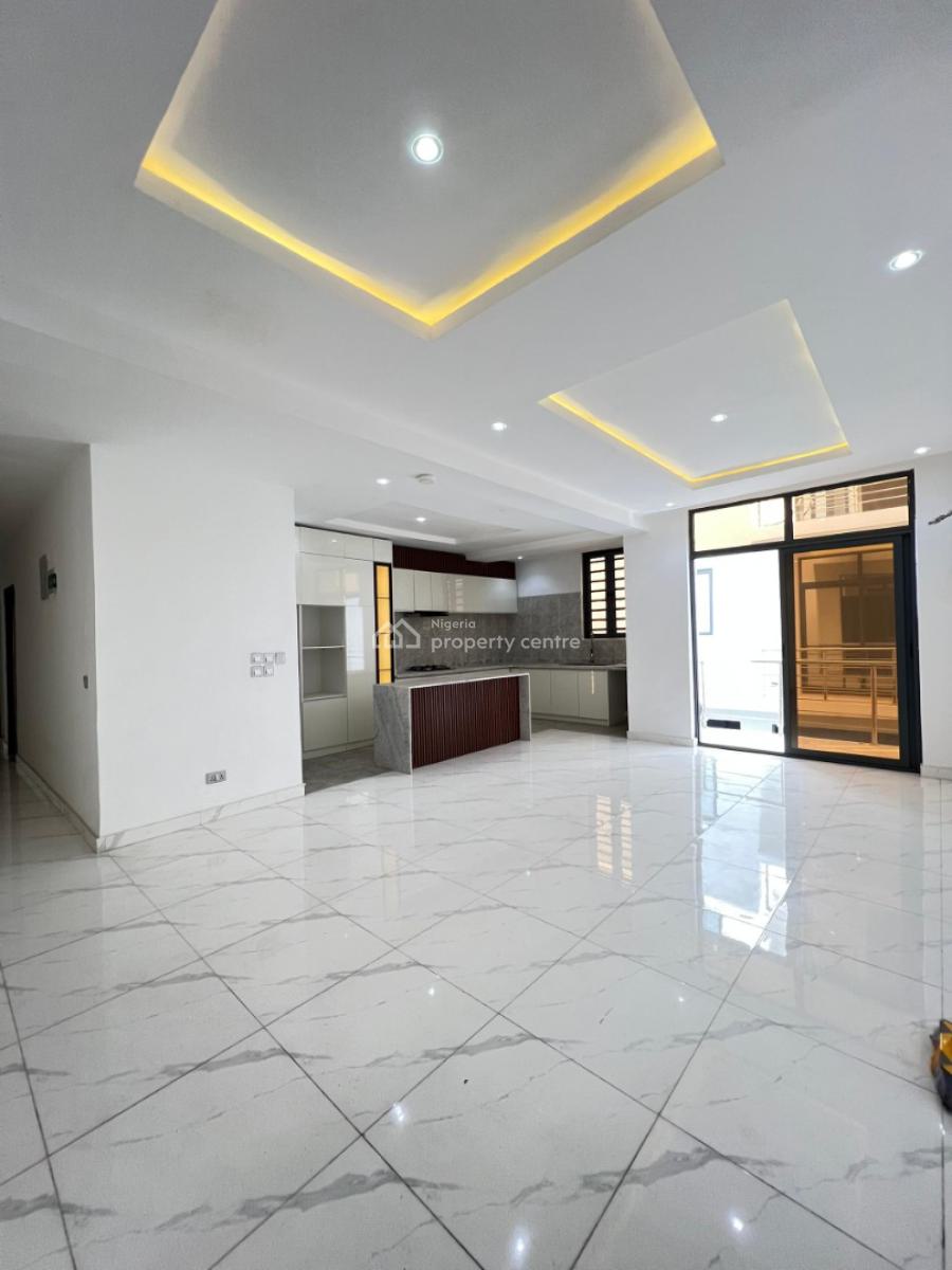 Contemporary 2 Bedroom Apartment Suitable for Investment, Lekki Phase 1, Lekki, Lagos, Block of Flats for Sale