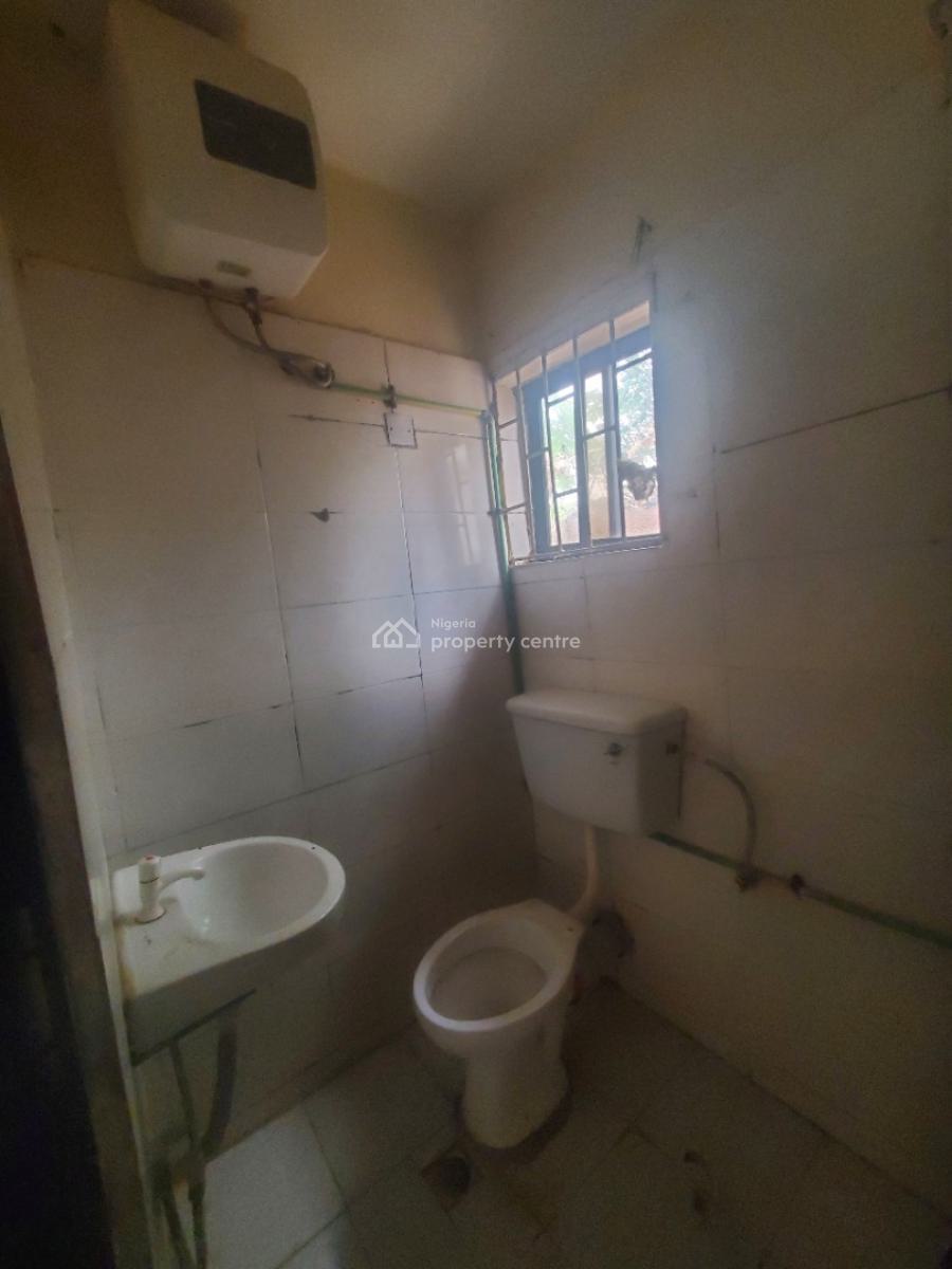 *superclean 2bedroom Apartment All Ensuit with Guest Toilet, By Galadimawa Roundabout, Kukwaba, Abuja, Flat / Apartment for Rent