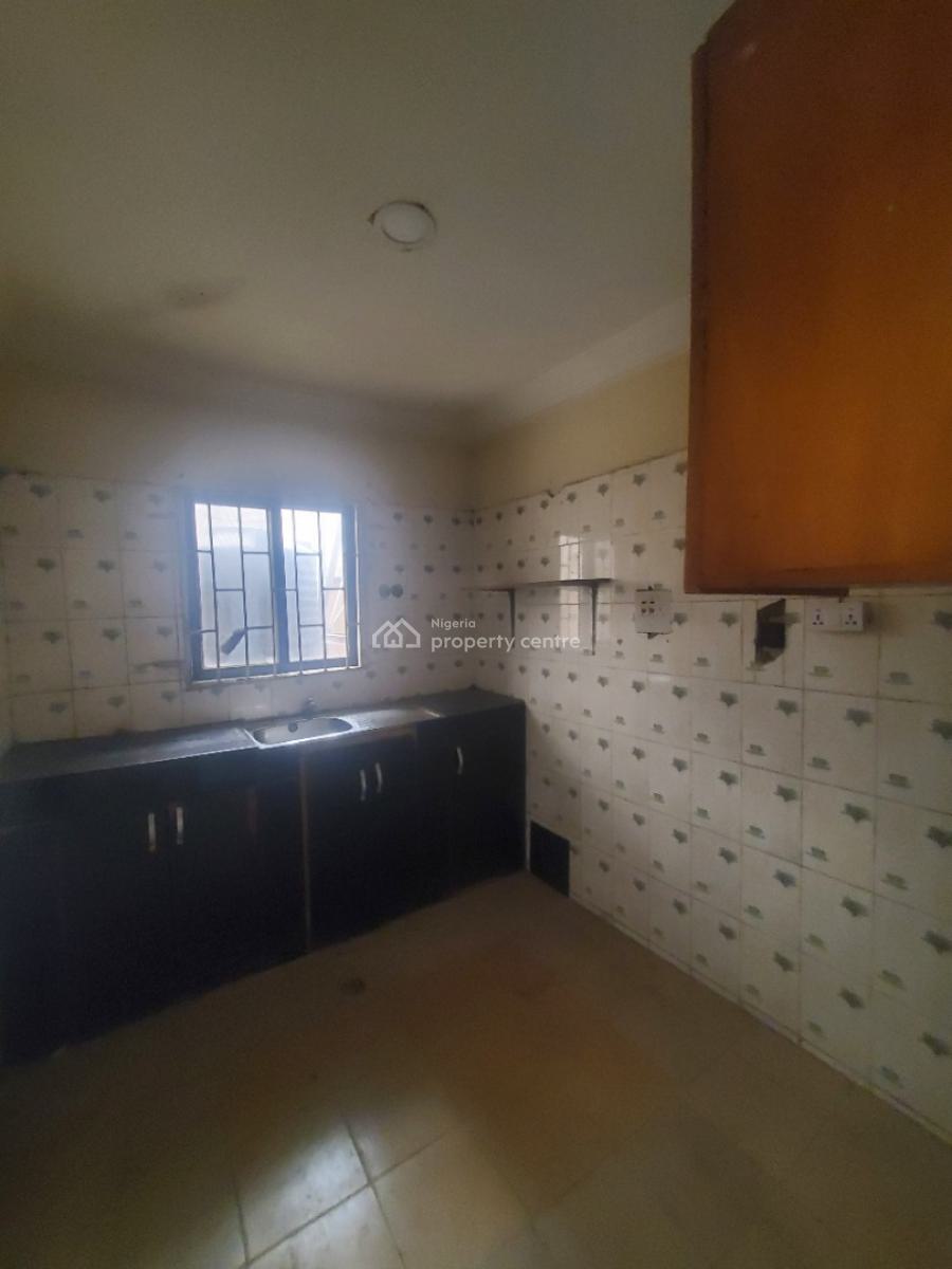 *superclean 2bedroom Apartment All Ensuit with Guest Toilet, By Galadimawa Roundabout, Kukwaba, Abuja, Flat / Apartment for Rent