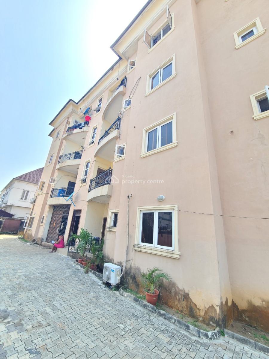 Newly Renovated 3 Bedroom Flat_ Upstairs, Agungi Estate, Agungi, Lekki, Lagos, Flat / Apartment for Rent
