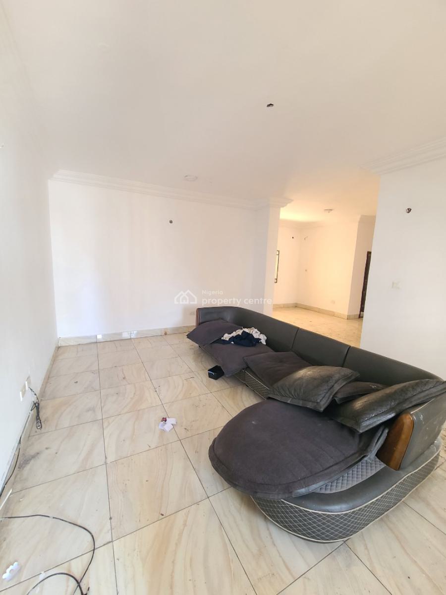 Newly Renovated 3 Bedroom Flat_ Upstairs, Agungi Estate, Agungi, Lekki, Lagos, Flat / Apartment for Rent